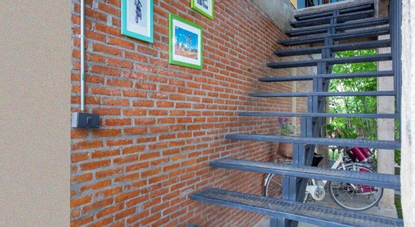 Hotel Oyo 1155 Bikers House And Enduro Tours Chiang Mai Esterno foto