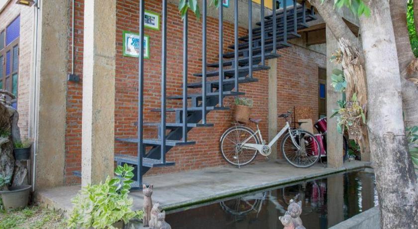 Hotel Oyo 1155 Bikers House And Enduro Tours Chiang Mai Esterno foto