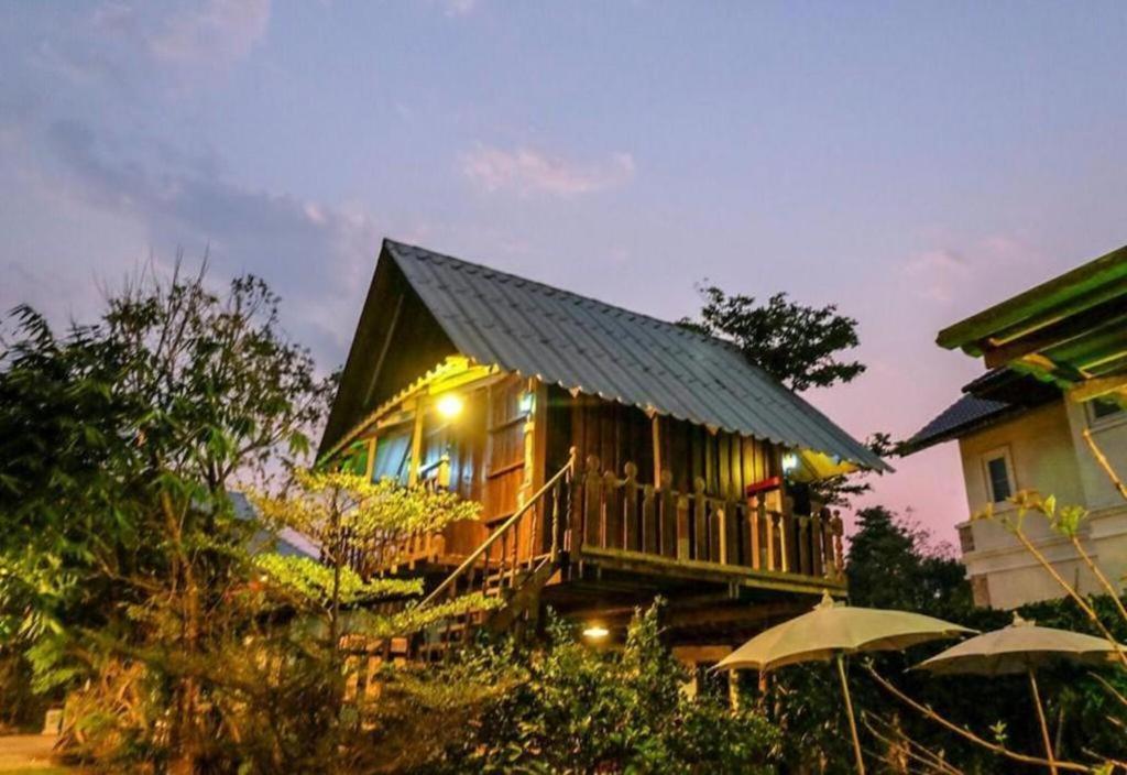 Hotel Oyo 1155 Bikers House And Enduro Tours Chiang Mai Esterno foto