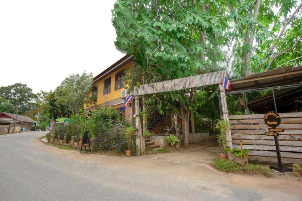 Hotel Oyo 1155 Bikers House And Enduro Tours Chiang Mai Esterno foto